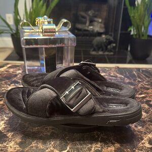 NWOB Skechers Women’s Go Lounge Black Slip-On Shoes With Silver Buckle Size 11